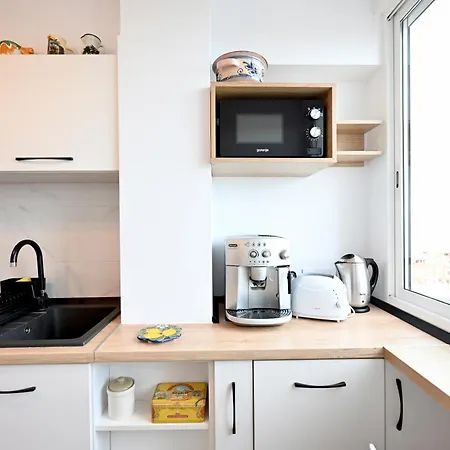Victoria Apartment